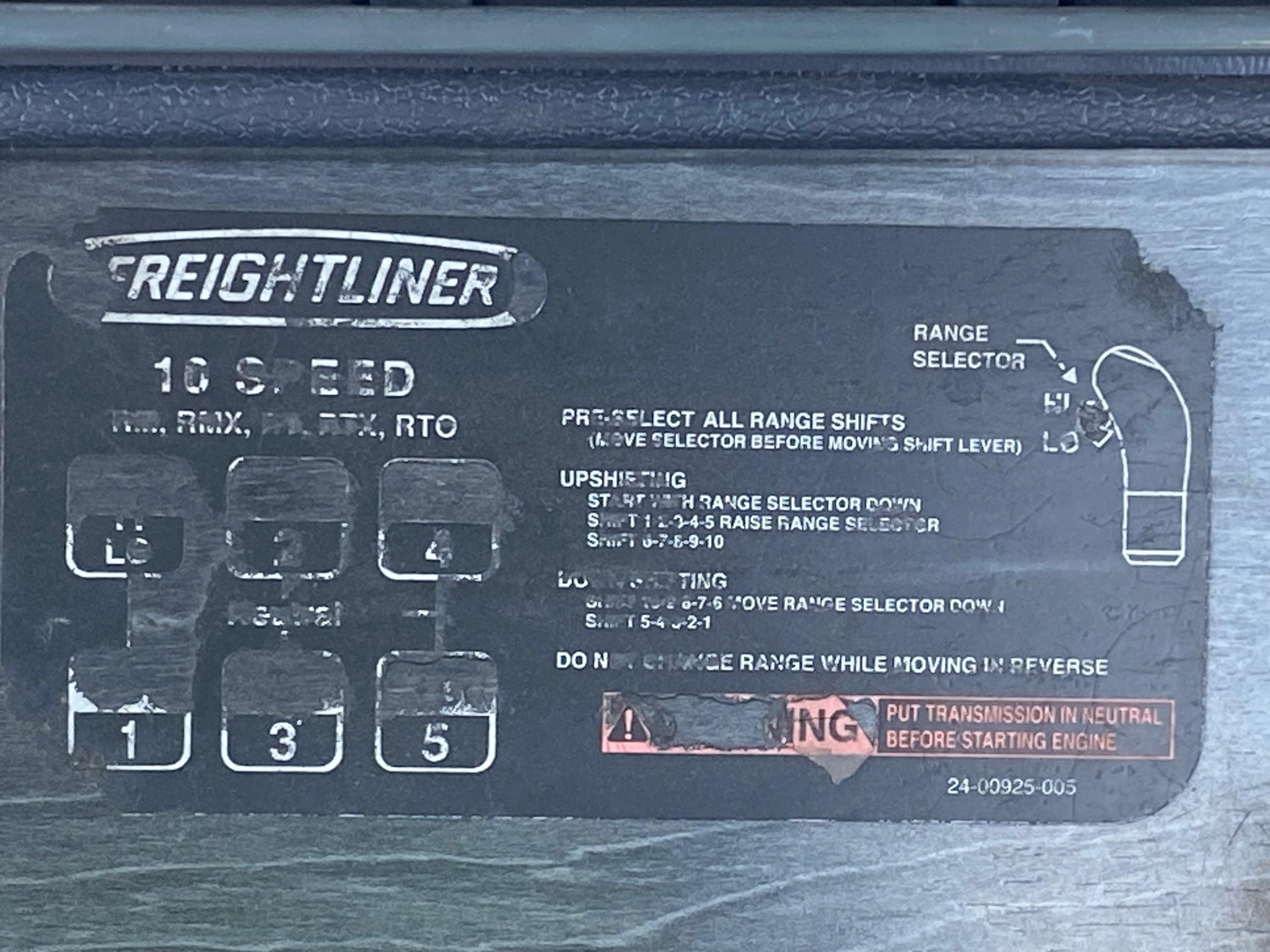 2008 FREIGHTLINER Columbia - Image 11